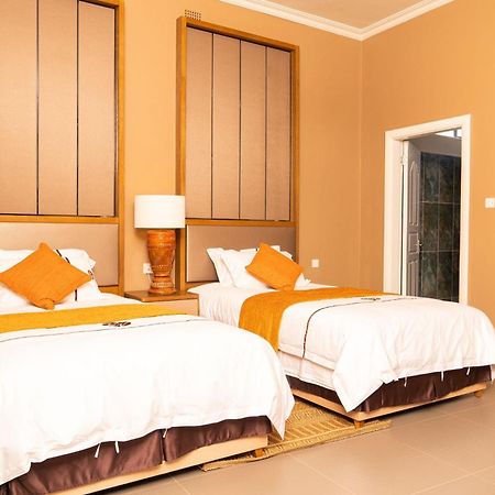 Ezulwini Villa Hotel Harare Exterior photo